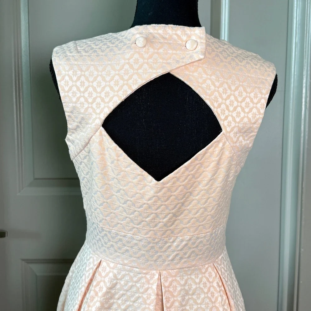 Jonathan Saunders Peach Jacquard Midi Dress Size 6 US Diamond Cutout Retro Style